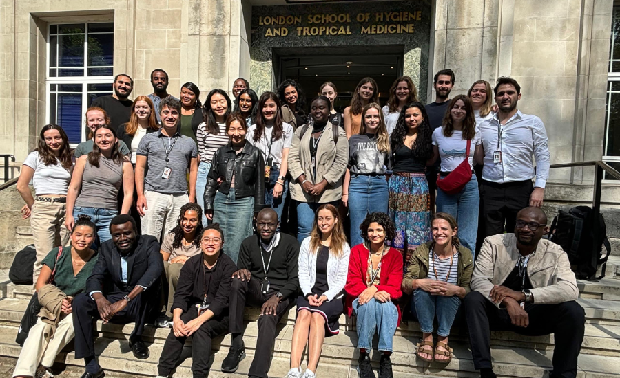 Hannah McGregor (2nd row, 2nd from right) and the 2023-24 MSc Epidemiology cohort.