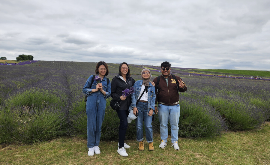 Strolling among the Lavender at Hitchin with some of my Indonesian friends from UCL (Left to right: Fara, Sarah, Prisma and Dery)