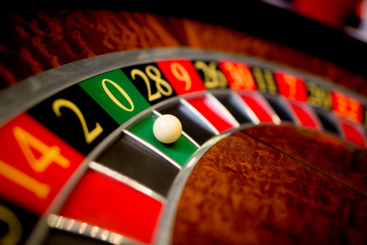 Play real roulette online